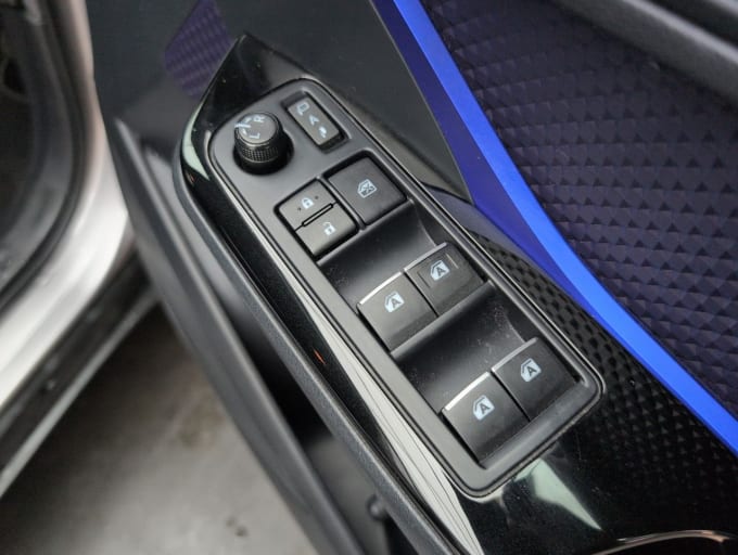2025 Toyota C-hr