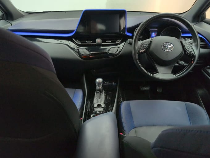 2025 Toyota C-hr