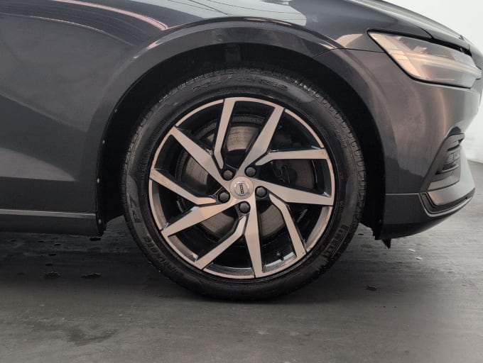 2025 Volvo V60