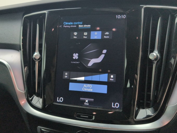 2025 Volvo V60