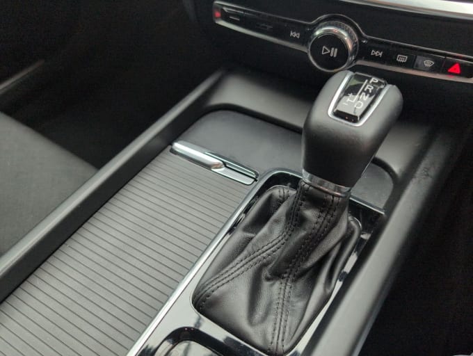 2025 Volvo V60