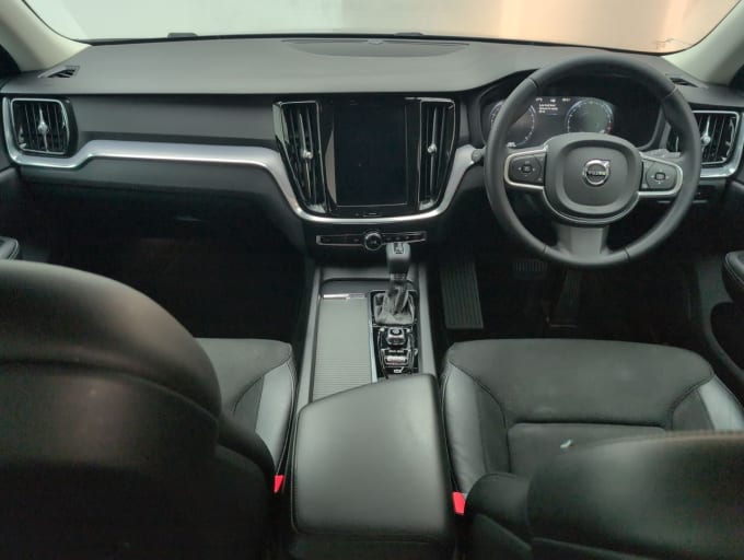 2025 Volvo V60