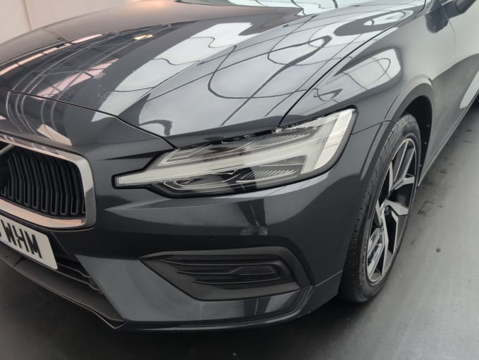 2025 Volvo V60