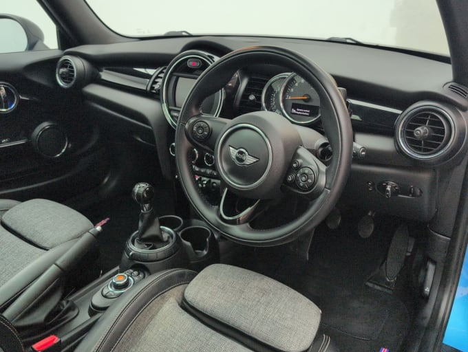 2025 Mini Hatch