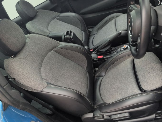 2025 Mini Hatch