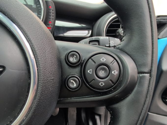 2025 Mini Hatch