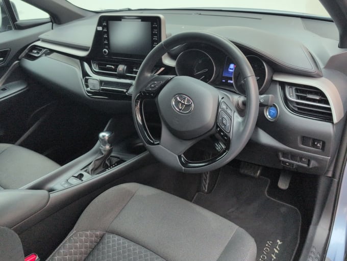 2025 Toyota C-hr