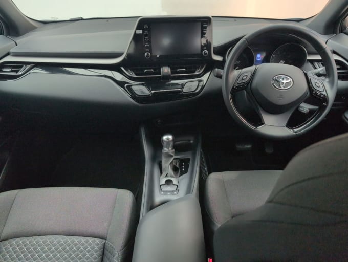 2025 Toyota C-hr