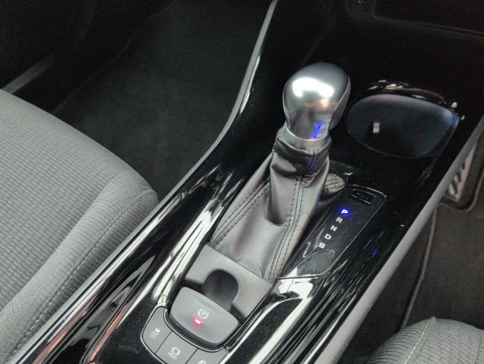 2025 Toyota C-hr