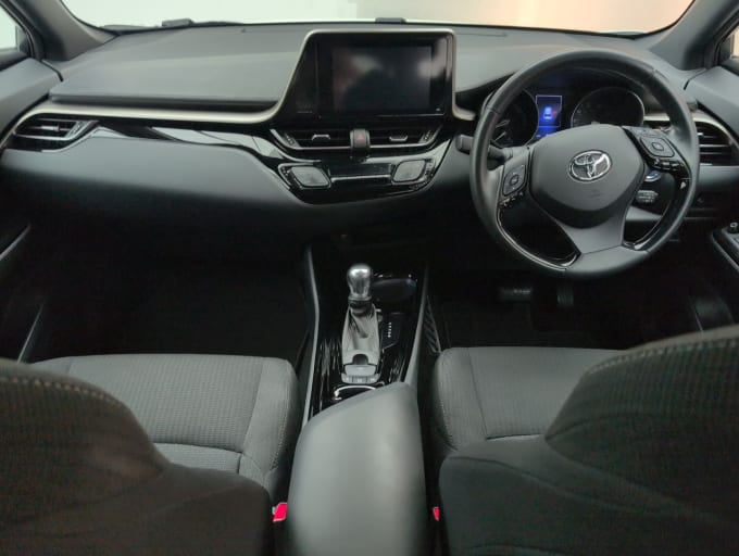 2025 Toyota C-hr