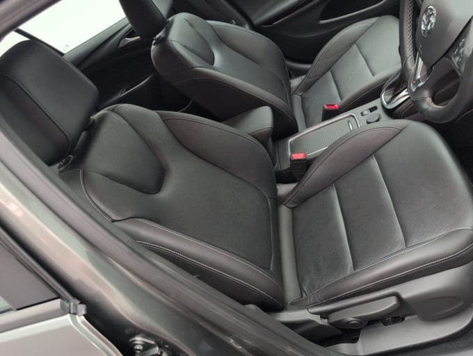 2025 Vauxhall Astra