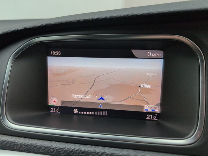 2025 Volvo V40