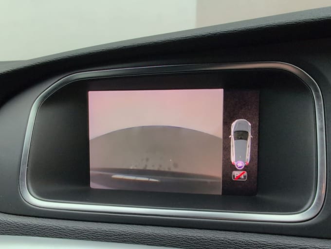 2025 Volvo V40