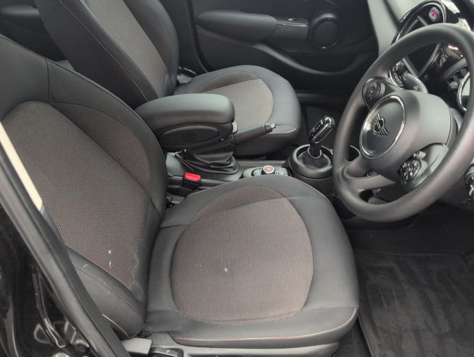 2025 Mini Hatch