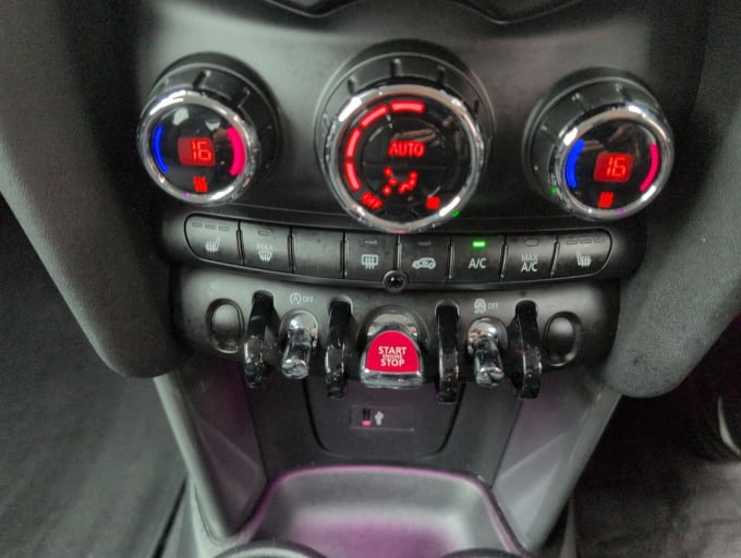 2025 Mini Hatch