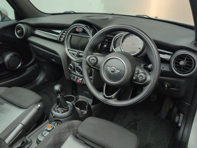 2025 Mini Convertible