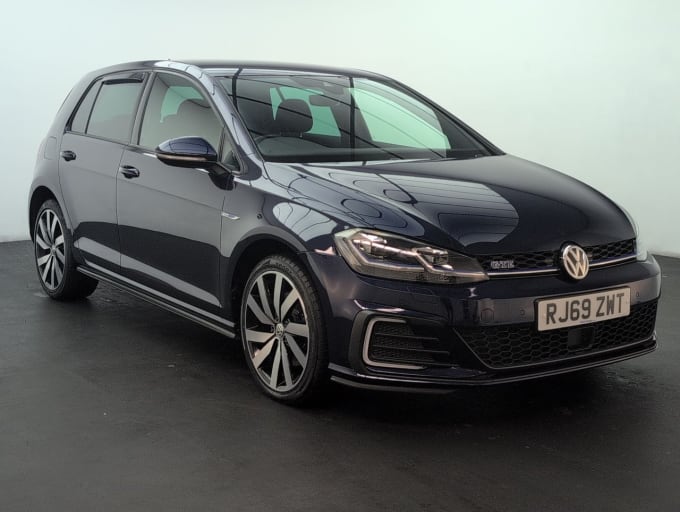 2025 Volkswagen Golf
