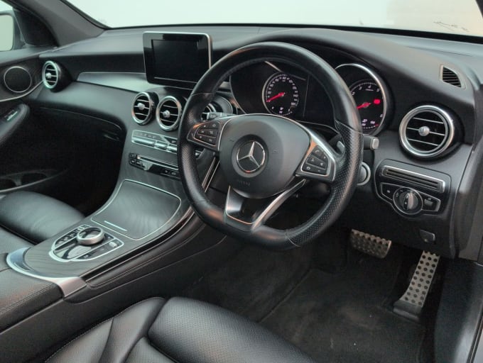 2025 Mercedes-benz Glc