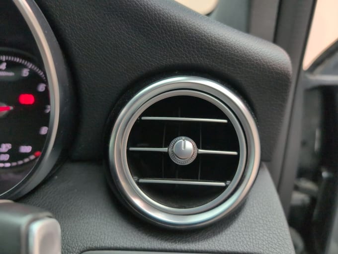 2025 Mercedes-benz Glc