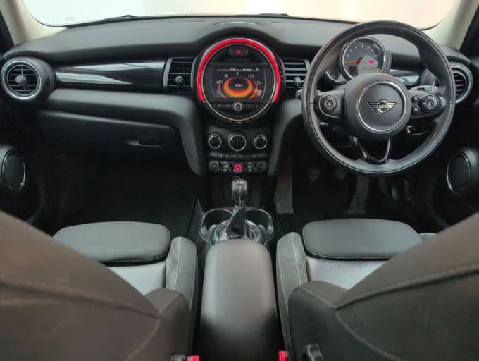 2025 Mini Hatch