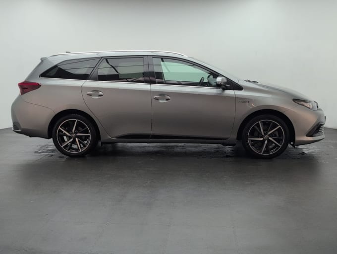 2025 Toyota Auris