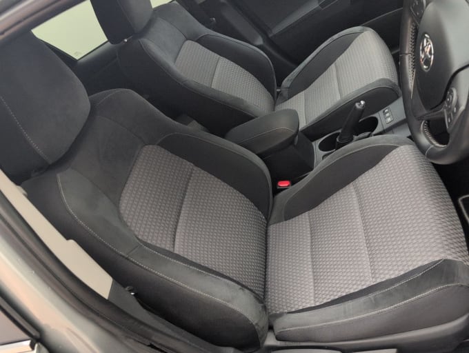 2025 Toyota Auris