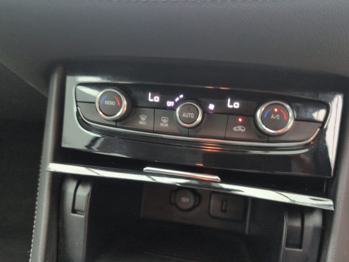2025 Vauxhall Grandland X