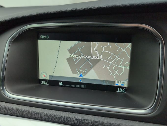 2025 Volvo V40