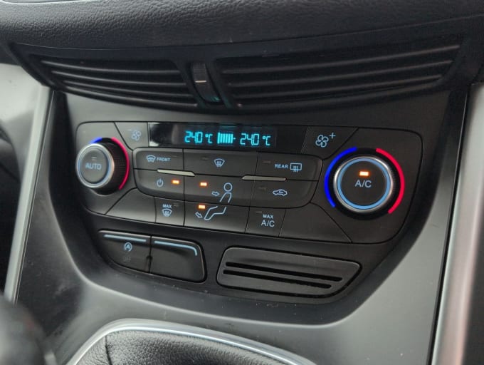 2025 Ford Kuga