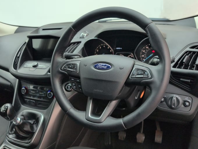 2025 Ford Kuga