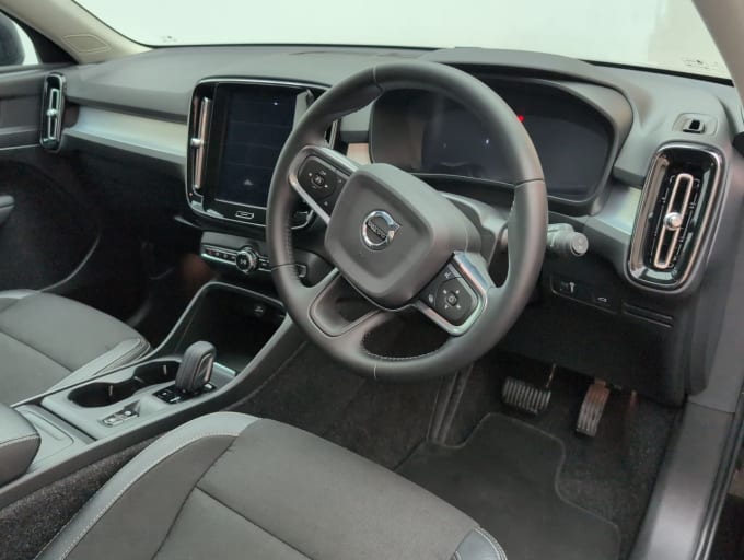 2025 Volvo Xc40