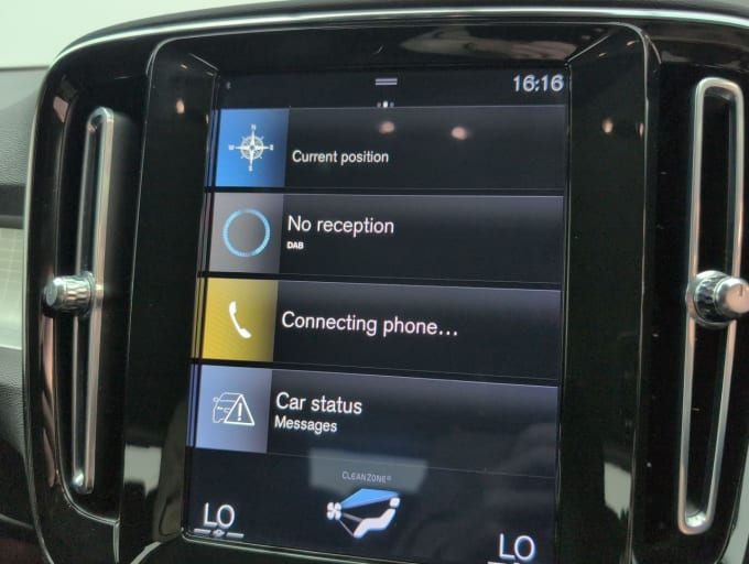 2025 Volvo Xc40