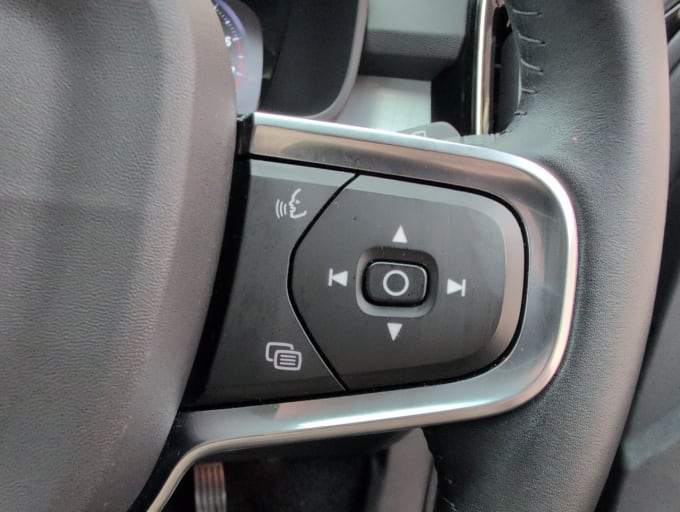 2025 Volvo Xc40