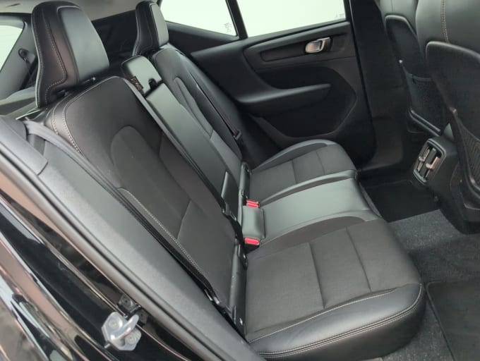2025 Volvo Xc40