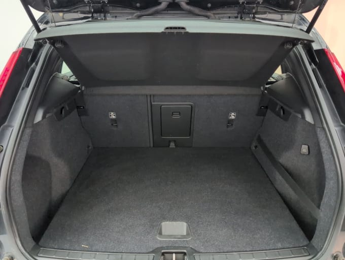 2025 Volvo Xc40