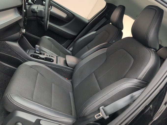 2025 Volvo Xc40