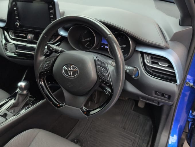 2025 Toyota C-hr