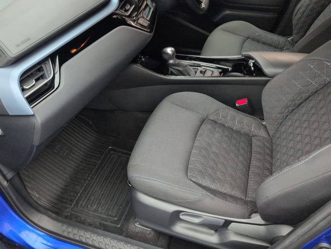 2025 Toyota C-hr