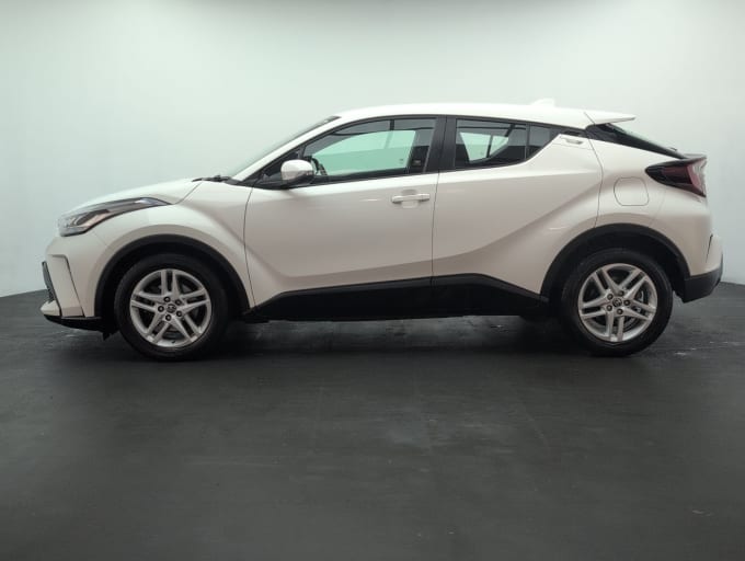 2025 Toyota C-hr