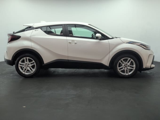2025 Toyota C-hr
