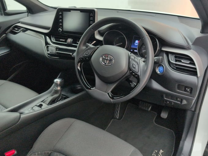 2025 Toyota C-hr