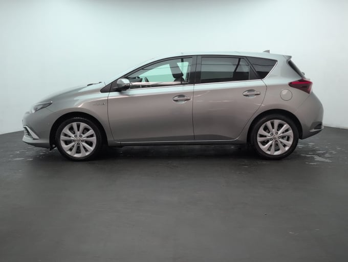 2025 Toyota Auris