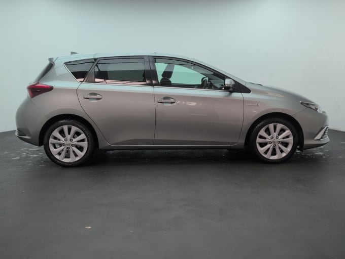 2025 Toyota Auris