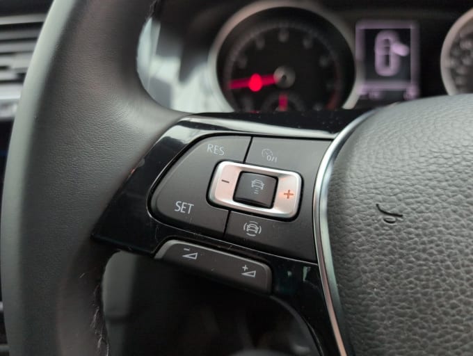 2025 Volkswagen Golf