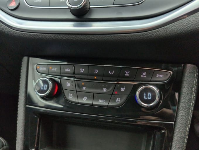 2025 Vauxhall Astra