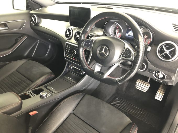 2025 Mercedes-benz 180