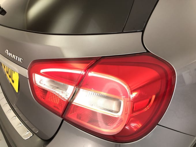 2025 Mercedes-benz 180