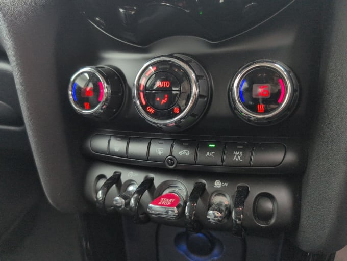 2025 Mini Hatch