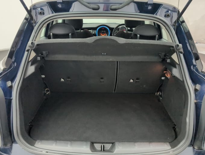 2025 Mini Hatch
