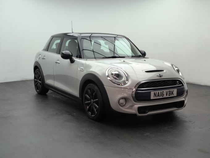 2025 Mini Hatch